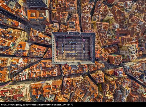 Vista aérea arriba de Plaza Mayor Madrid España Stockphoto Agencia de stock