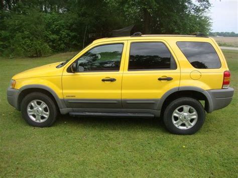 Buy Used 2001 Ford Escape Xlt 4x4 Suv New Tires Towing Package Chrome