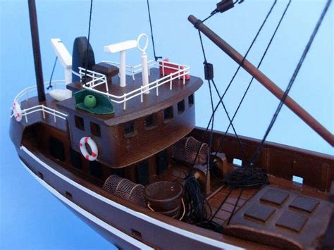 Wooden Fishin Impossible Model Boat 19in Hampton Iron Works