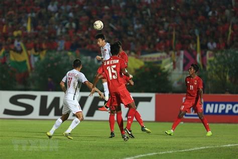 Quang hải qua người khéo léo trước khi. Hình ảnh ấn tượng trong trận Việt Nam hòa đáng tiếc ...