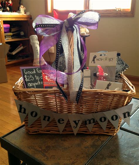 Pin By Erica Santiago On T Giving Honeymoon T Baskets Creative