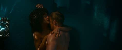 Tessa Thompson Desnuda En War On Everyone