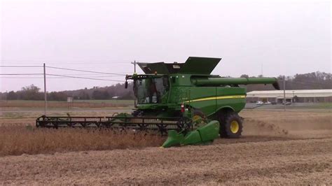 John Deere S680 Combine Harvesting Soybeans With A John Deere 640fd