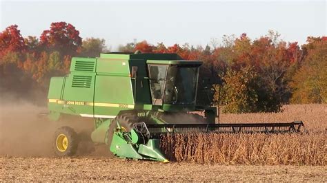 John Deere 9500 Combine Harvesting Soybeans Soybean Harvest 2020