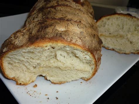 J'avais réalisé cette recette de pain maison sans machine il y a bien longtemps et c'est toujours je peux vous dire que réaliser son propre pain à la maison et à la main est vraiment satisfaisant et je. Pain maison
