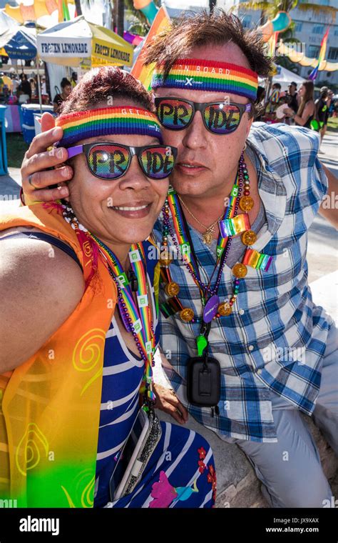 Miami Beach Floridalummus Parkgay Pride Weeklgbtqlgbtmiami Beachpride Festivalpareja