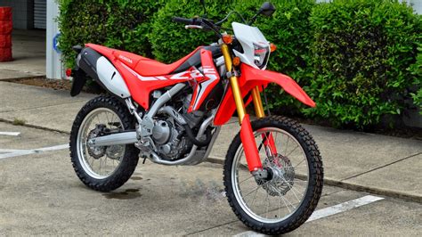 A dual sport motorcycle may be just what you're looking for. 2017 Honda CRF250L Review of Specs | Dual-Sport Motorcycle ...
