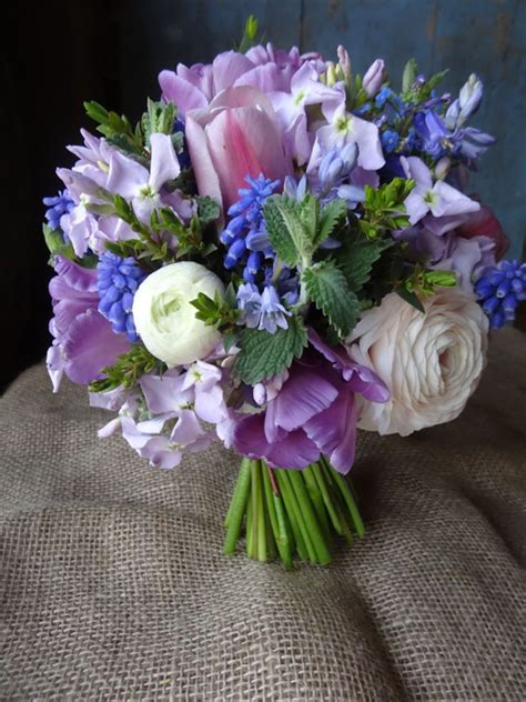 Choose Seasonal Blooms For Your Spring Wedding The