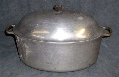 Dutch Oven Big Cast Aluminum Pot Majestic Cookware Vintage