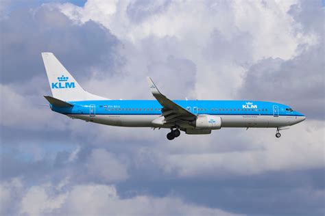 Klm Passengers Get Royal Treatment When King Flies Their 737 The
