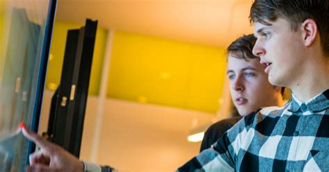 If you call what you do best practice, you are telling people that what you work on is obvious, simple, clear. Best practice: instellingen experimenteren met learning ...