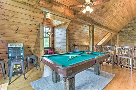 Log Cabin W Hot Tub Games 5 Mi To Pigeon Forge Sevierville Tn