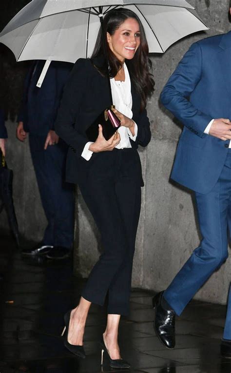 Meghan Markle Suits Up For Endeavour Fund Awards Cool Outfits Professional Outfits Evening