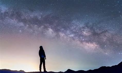 英仙座 是 北天 星座 ，以 希腊神话 英雄 珀耳修斯 命名，是二世纪天文学家 克劳狄乌斯·托勒密 所列48个星座 1 ，也属 国际天文联会 定义的 88个现代星座 2 。 英仙座流星雨要来啦？全国最佳观星点推荐 - 知乎