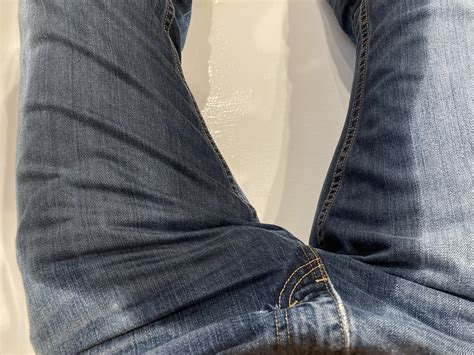 morning pee in my jeans omorashi and peeing experiences omorashi
