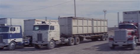 Peterbilt 352 In Truck Stop Women 1974