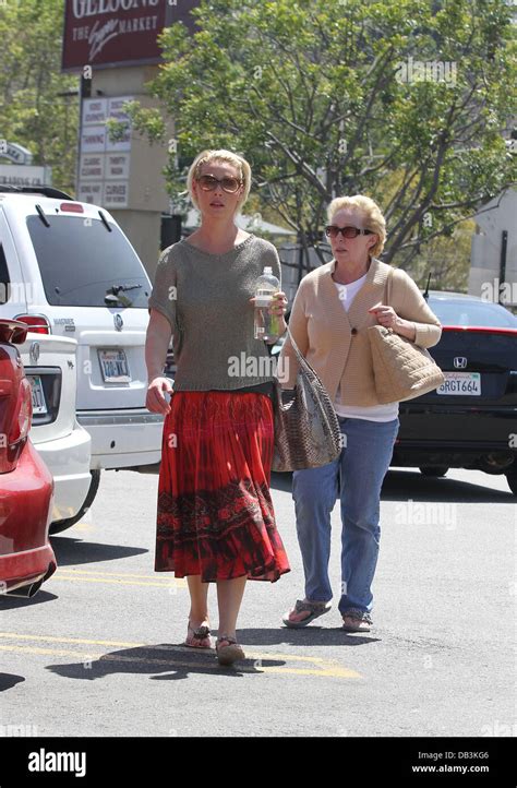 Katherine Heigl And Her Mother Nancy Heigl Make Their Way To A Nail Salon Los Angeles