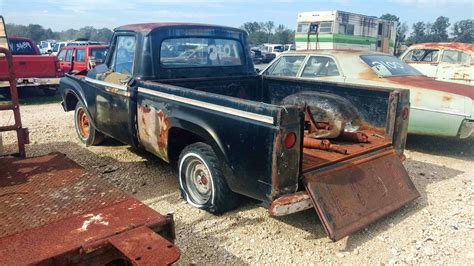 Tennessee Salvage Yard Barn Finds
