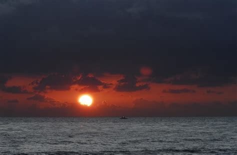 Pacific Ocean Sunset 2085742 Stock Photo At Vecteezy