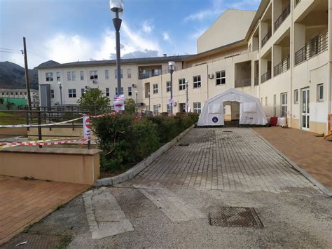 Prenotazioni per i soggetti vulnerabili. In fila per il vaccino: i numeri in Sicilia e la regola ...