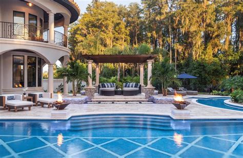 breathtaking properties with waterside retreats hgtv s ultimate outdoor awards hgtv luxury
