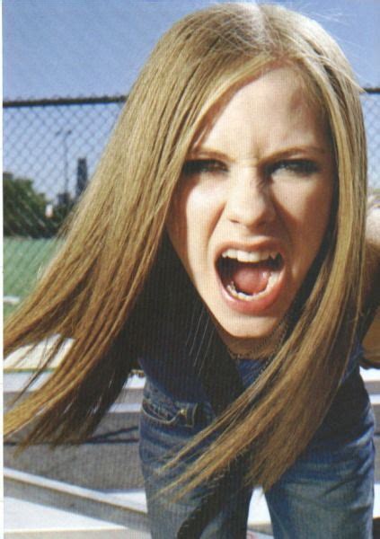 Pop World Julio 2003 01 Avrilpix Gallery The Best Image Picture And Photo Gallery About