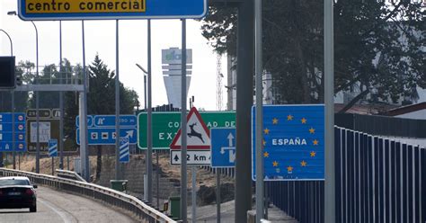 Los lusos sólo podrán salir de casa para trabajar, acudir al centro educativo, ir al médico, hacer la compra, asistir a. Portugal cierra su frontera con España durante dos semanas ...