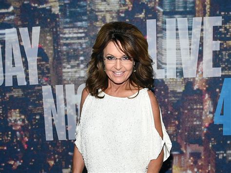 Sarah Palin tells Saturday Night Live hecklers to 'get a job' | The 