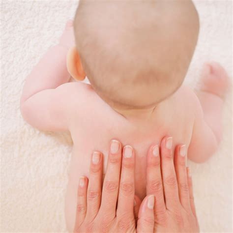 técnicas y consejos de masaje para el bebé johnson s®