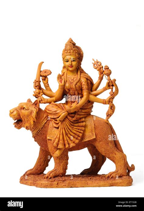 Statue D Argile De D Esse Durga Maa Mont Sur Lion Photo Stock Alamy
