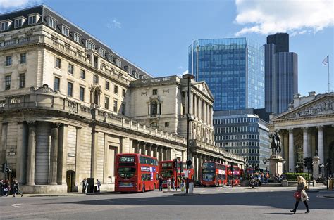 Inglaterra es una de las cuatro parte del reino unido de gran bretaña. El Banco de Inglaterra, en el corazón de Londres