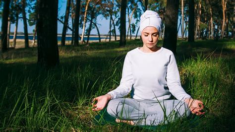 Kundalini Meditation Benefits How To Try And Dangers