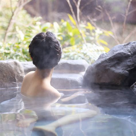 The 10 Best Natural Hot Springs In The World Hot Springs Spring And Buckets
