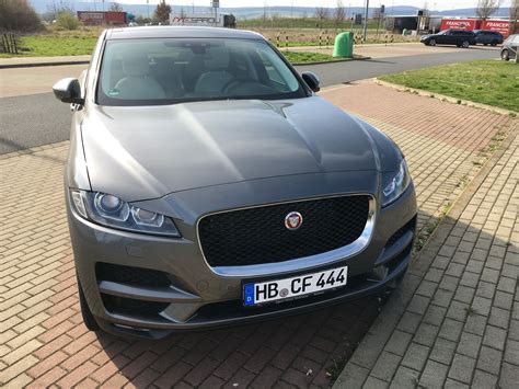 If you want peace of mind our certified sales staff and technicians are here to help! Jaguar F-Pace 2.0 AWD Prestige