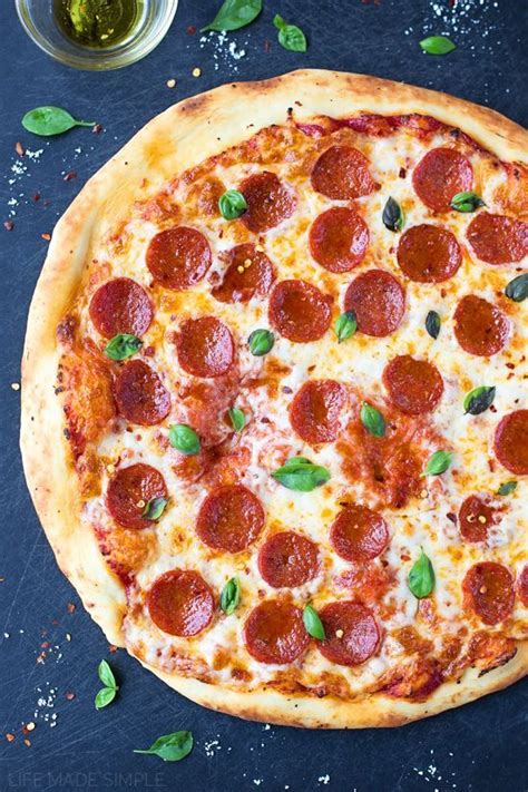 Homemade Classic Pepperoni Pizza That Tastes As Good As Your Favorite Pizza Place So Good You