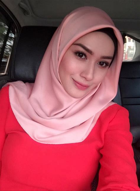 Hiburan sensasi, gaya hidup moden, trending dan viral, semuanya terdapat di mstar kerana kami tahu, itulah yang anda mahukan. Niena Baharun nafikan bercinta dengan Muslim Ahmad ...