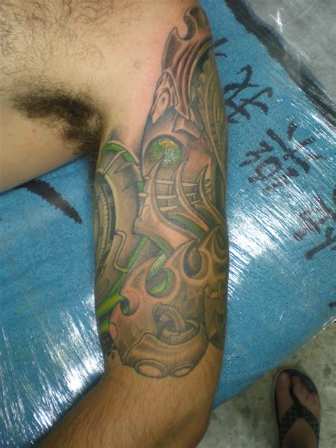 Tattoo & piercing shop in winnipeg, manitoba. TATTOO PARLOR