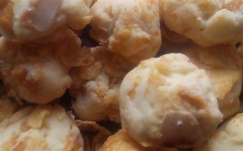 Anda terasa lapar,,tak tahu nak mkan ape jangan risau kami sedia membantu. Resepi Biskut Cornflakes Almond Crunchy | Iluminasi