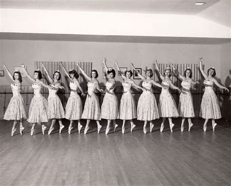 Hd Wallpaper Ballet Ballerinas Dance Studio Classical Women