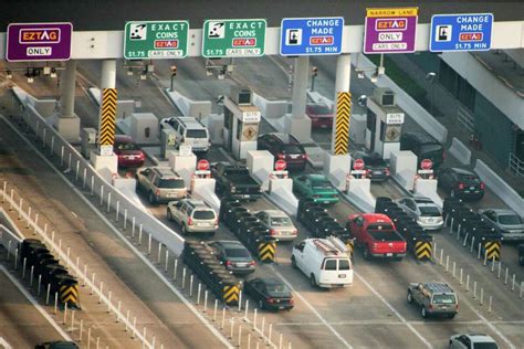 Toll Booth Operators Leaving Two Hours Earlier Along Sam Houston Tollway
