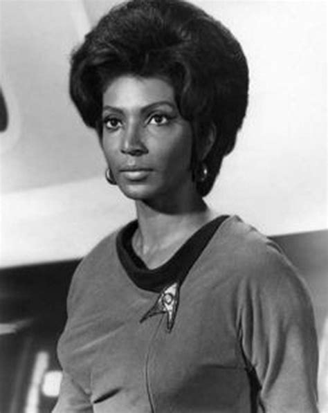 nichelle nichols who starred as lt uhura in star trek dies aged 89 the wiltshire gazette and