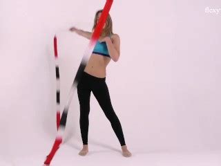 Teenie Kira Zukerman Gets Naked And Spreads Legs On Camera Xxx Videos
