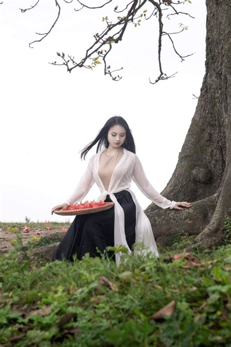 Ao Yem Beautiful Asian Women Beautiful Models Vietnamese Traditional