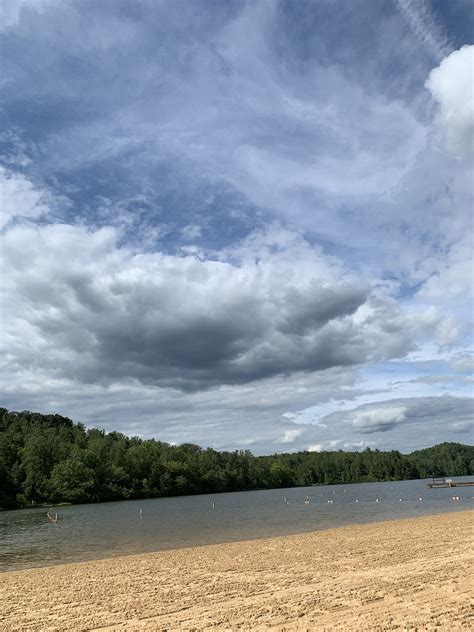 Pin By B Soyangco On Sceneries Scenery Outdoor Clouds