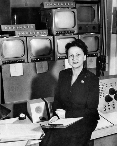 screen queens the funny fearless women who revolutionised tv television the guardian