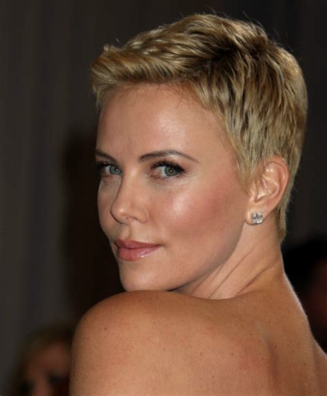 Charlize Theron Super Short Pixie Cut For Pale Blonde Hair Hot