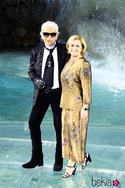 Karl Lagerfeld Y Silvia Venturini Fendi En El Desfile De La Colección