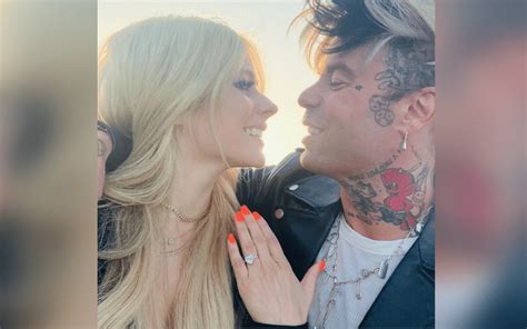 Avril Lavigne And Mod Sun Officially Engaged In Paris