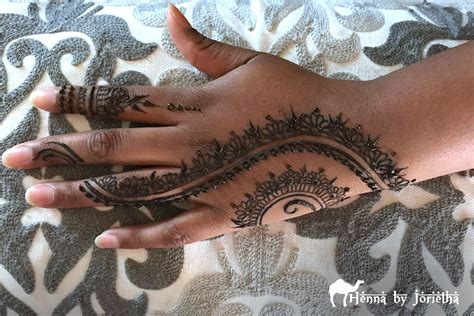 henna-hand-henna-tattoo-henna-in-pretoria,-south-africa-hand-henna,-henna,-henna-tattoo