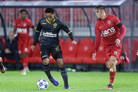 Find this seasons transfers in and out of roda jc, the latest rumours and gossip for the summer 2021 transfer window and how the news sources. Roda JC geeft vroege voorsprong weg tegen Almere City FC ...